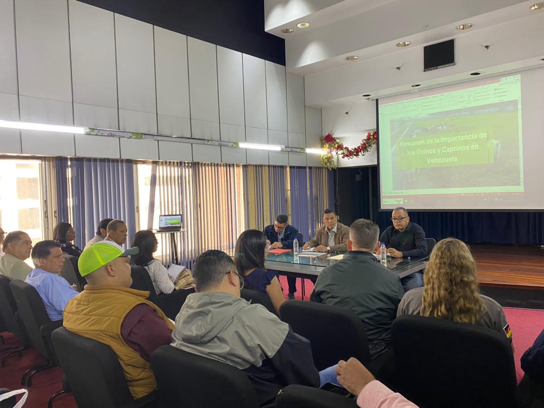 Ministro de Agricultura se reúne con productores mirandinos