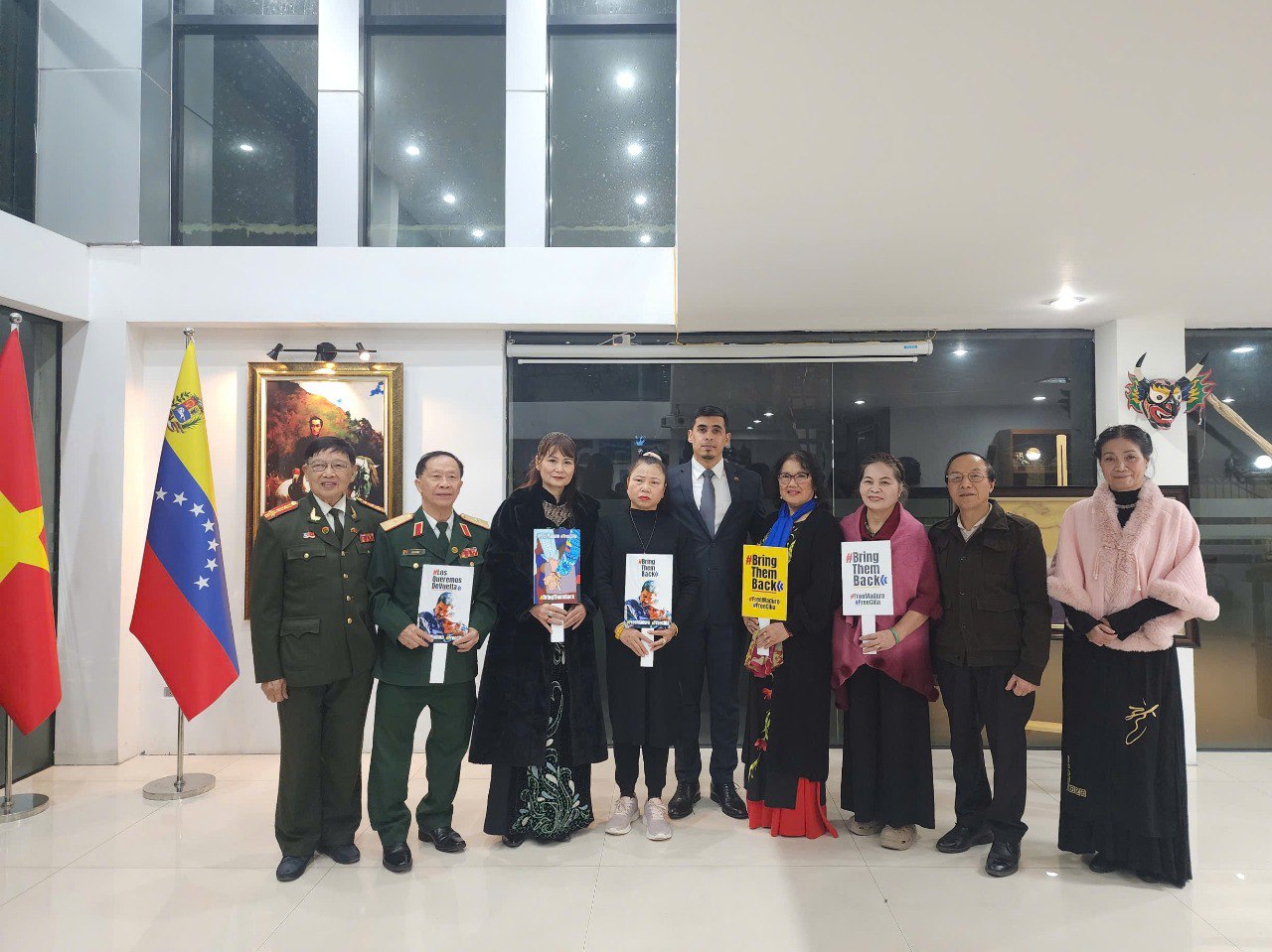 Embajada en Vietnam realiza encuentro de solidaridad al cumplirse un mes de la agresión contra Venezuela